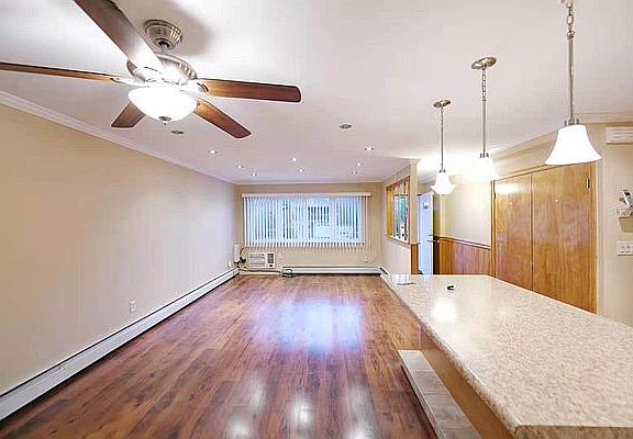 3rd image of 109 27th Ave #2