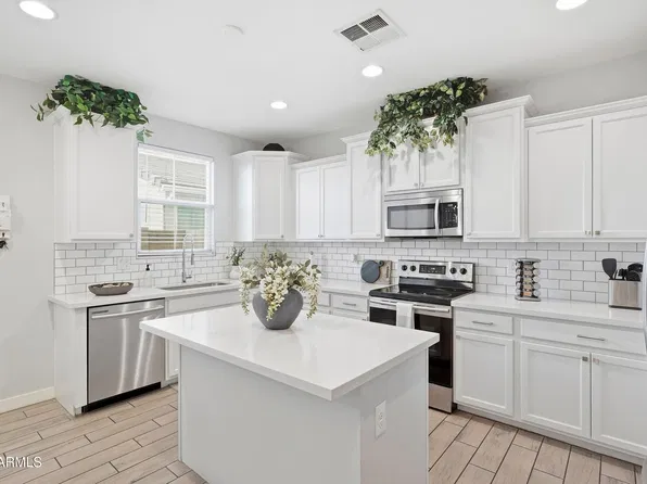 9513 E TALON Avenue, Mesa, AZ 85212