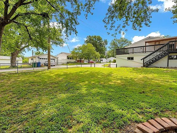 2nd image of 189 Floralea Pl