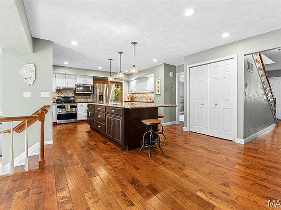 4th image of 7 Linden Ct