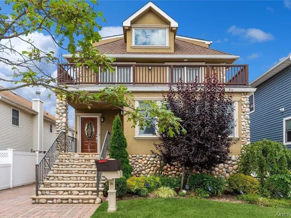 225 E Walnut St #1, Long Beach, NY 11561