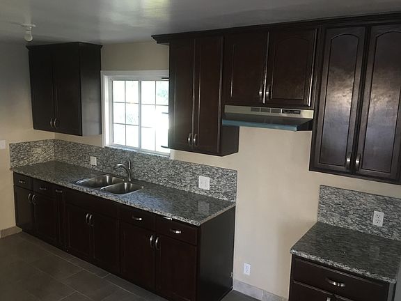 3rd image of 10744 Woodruff Ave