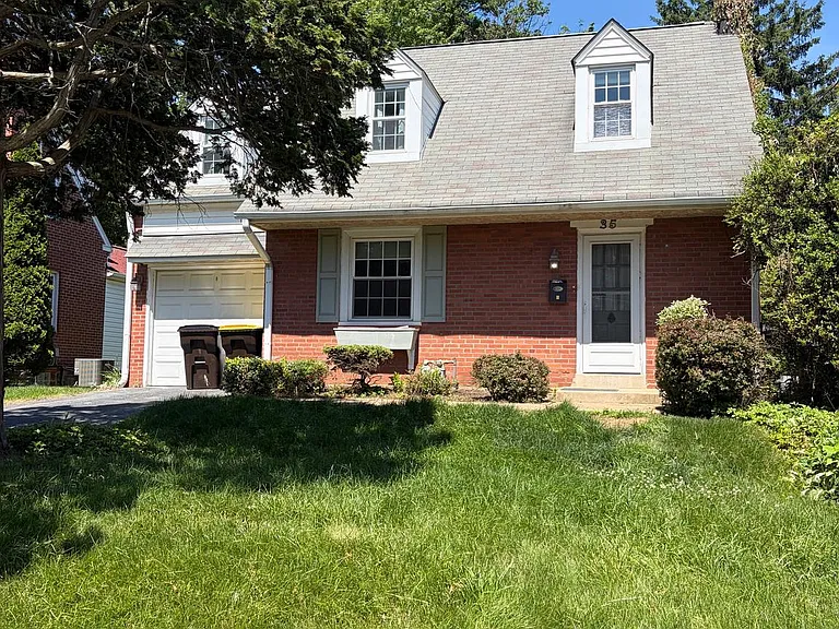 35 Moreland Rd — Photo 1
