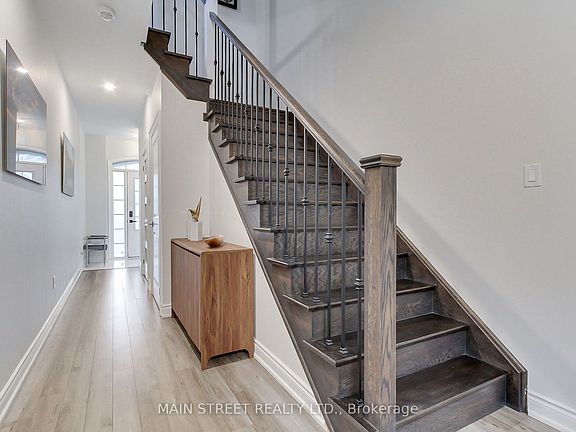 5th image of 26 Queen Mary Ct