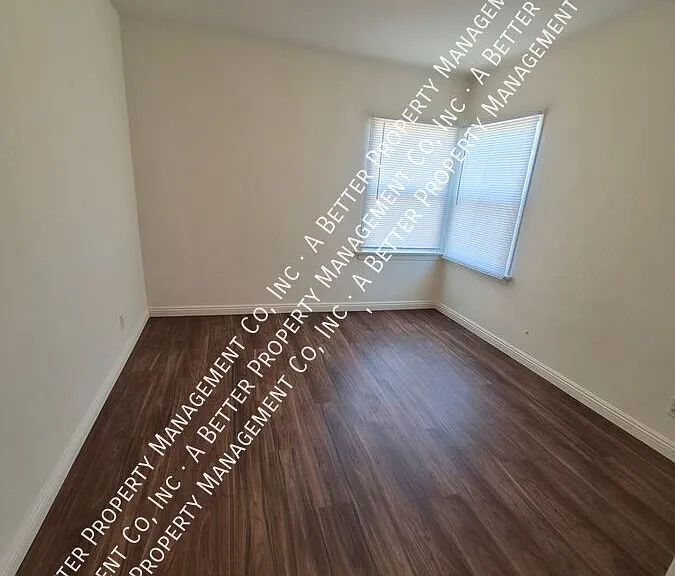 424 W 17th St — Photo 3