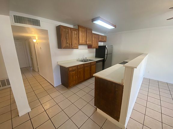 4th image of 2928 N 53rd Ave