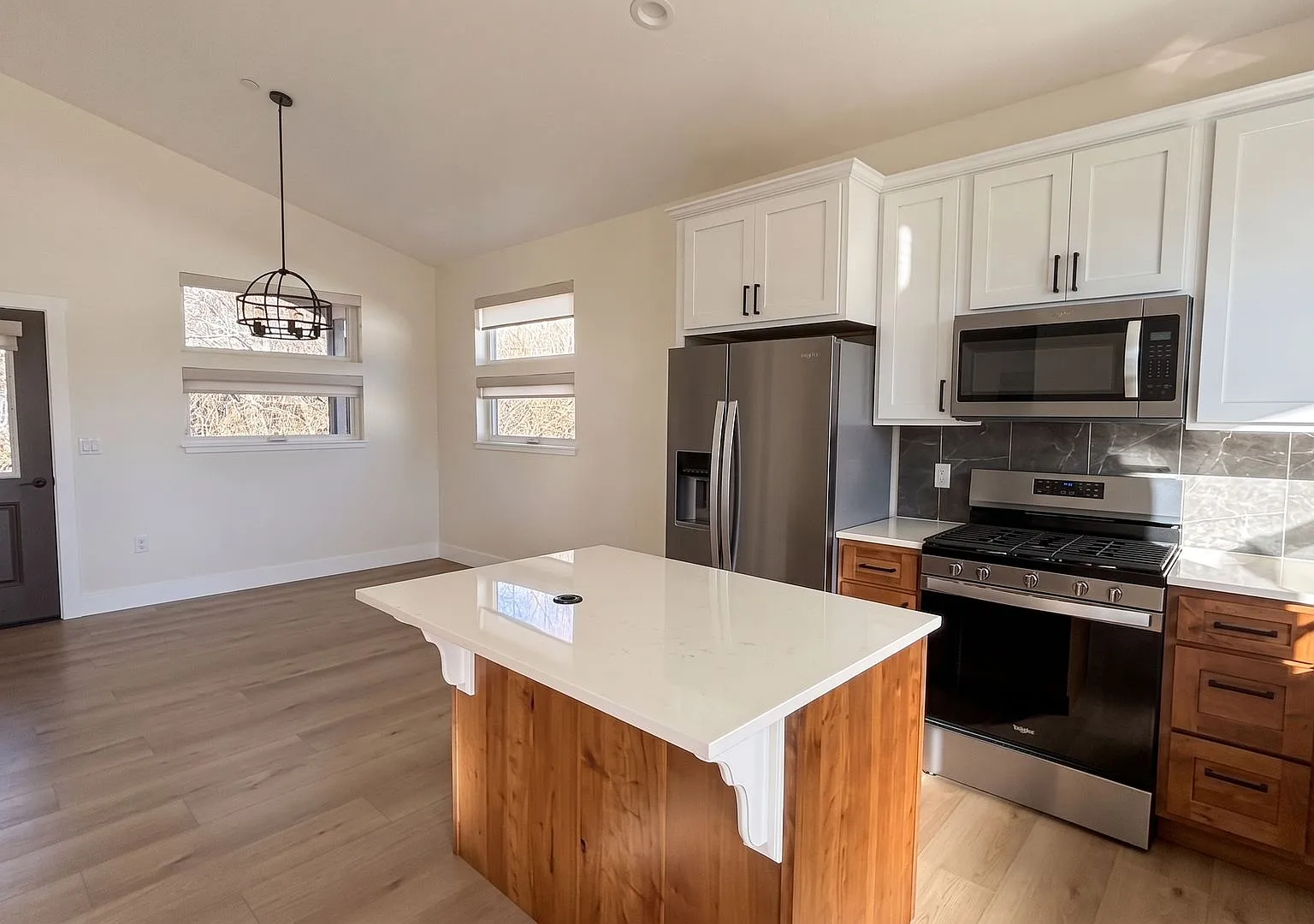 Senior Living Community (55+) - Built In 2021 - High End 2/2 Home With Full Access To Onsite Recr... — Photo 3