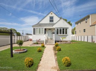 384 Grand Ave, West Hempstead, NY 11552