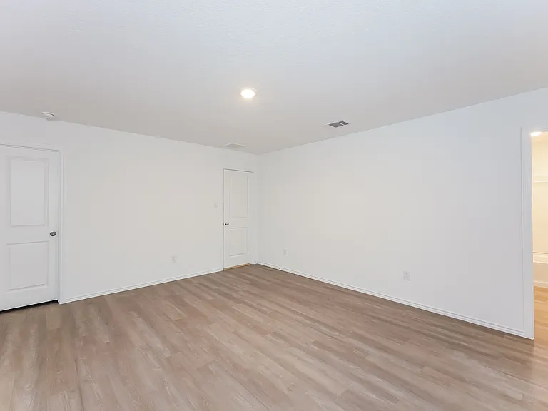 2839 Ruby Xing — Photo 11