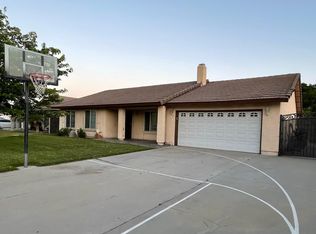 1557 W Valencia St, Rialto, CA 92376