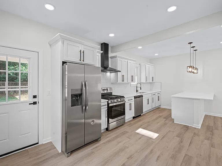 12028 Wade Park Ave — Photo 12