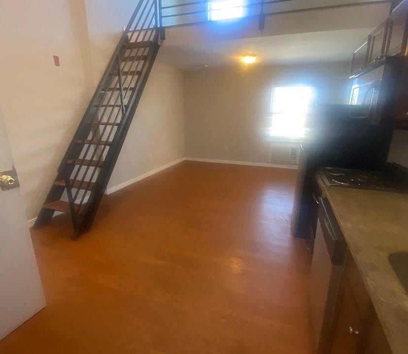 1st image of 1633 W Susquehanna Ave #3