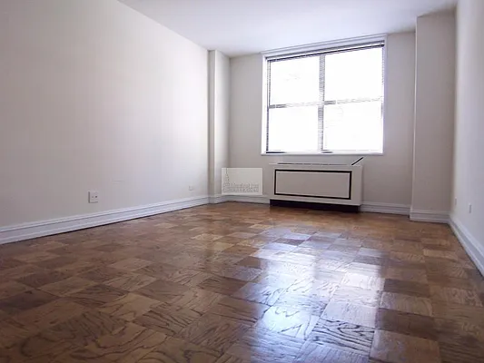 Rented by Manhattan Connection | media 15