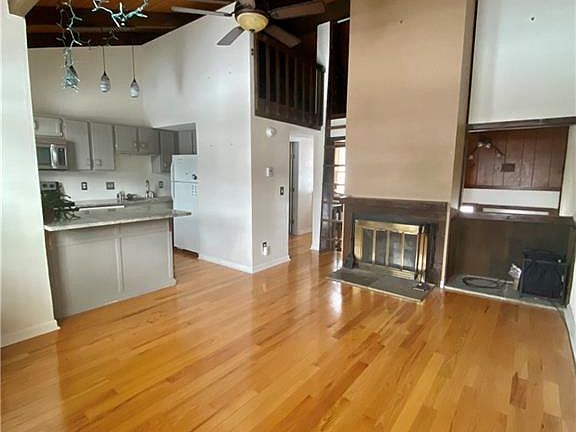 4th image of 2027 Arcadia Dr #12D