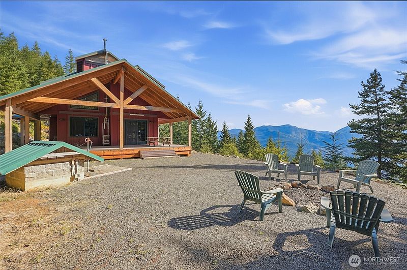 2nd image of 1962 Mt. View Drive