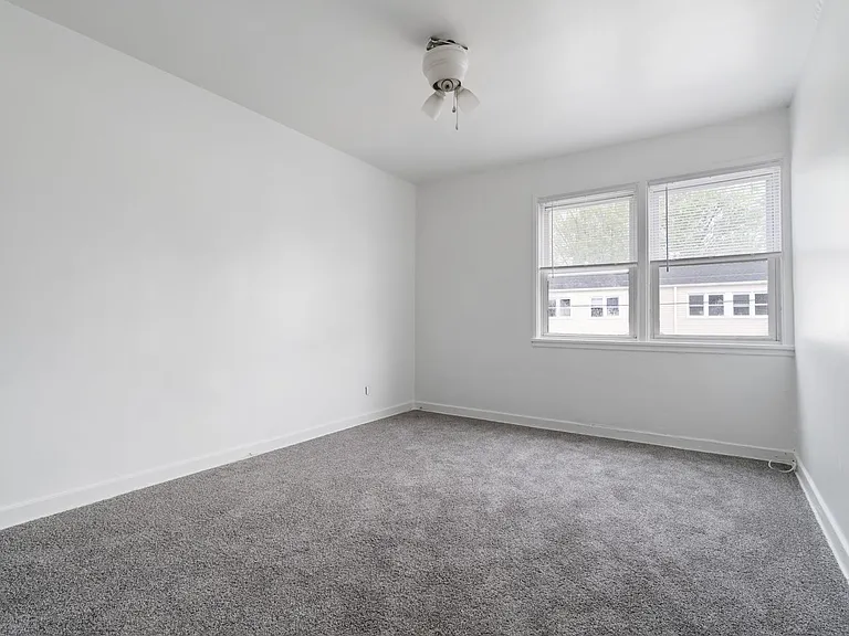 64 Midland Heights Cir E — Photo 16