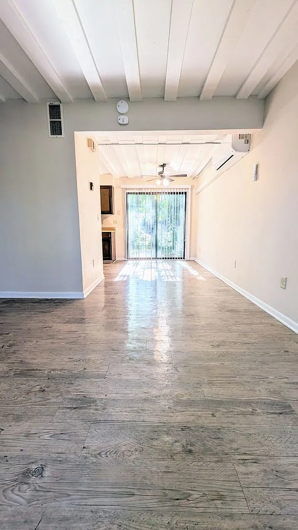 2 bed, 1.0 bath, 873 sqft, $1,295 — Photo 3