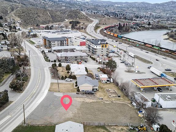 3rd image of 1722 Valleyview Dr
