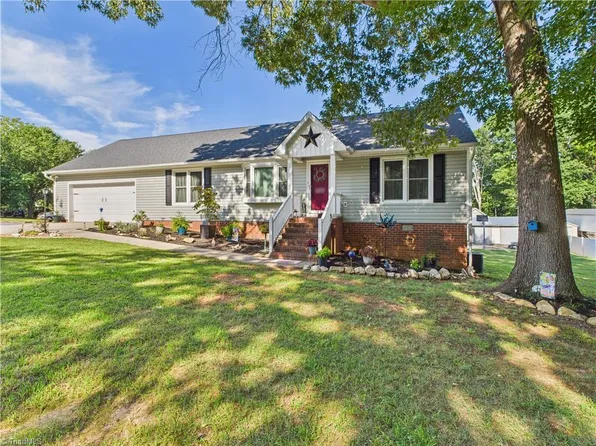 403 Shaw St, Randleman, NC 27317