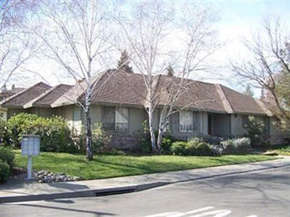 801 Heather Pl, Woodland, CA 95695