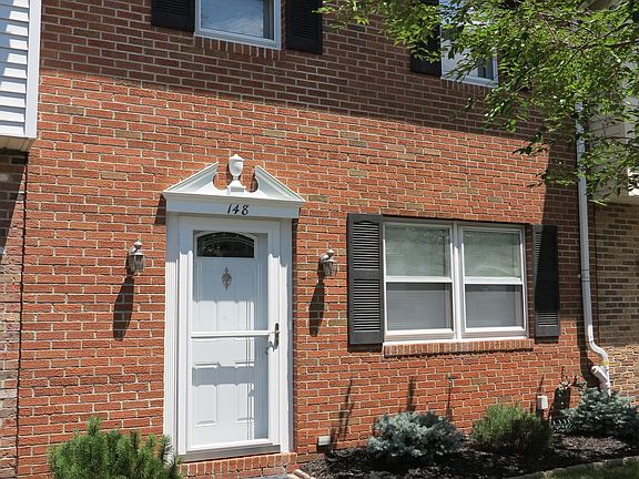 3rd image of 148 Lathrop Ct
