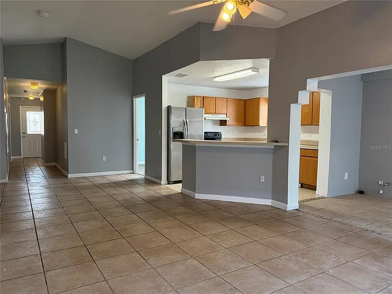 2427 Camden Oaks Pl — Photo 3