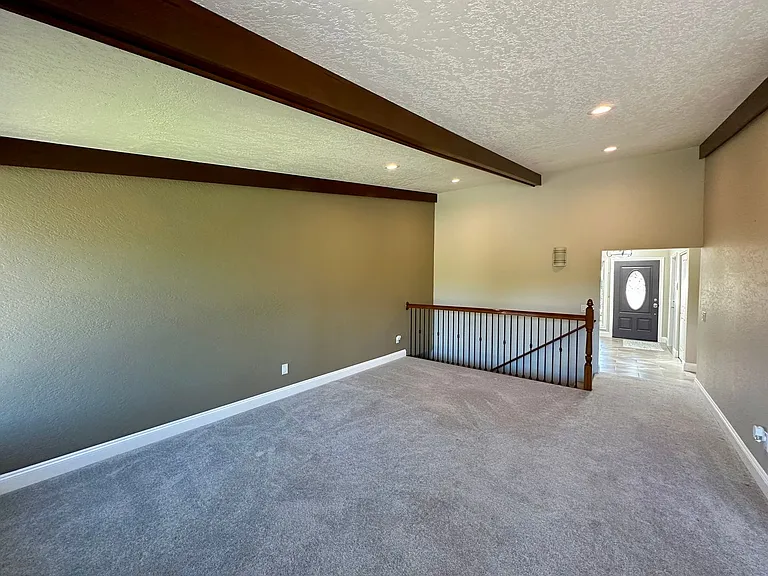 2710 Lakeridge Ln — Photo 9