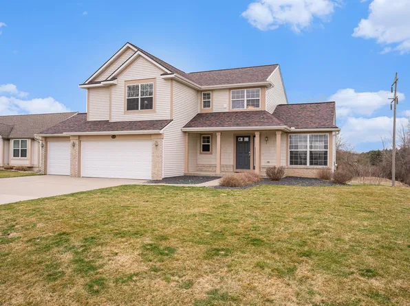 9479 Jack Pine Dr, West Olive, MI 49460