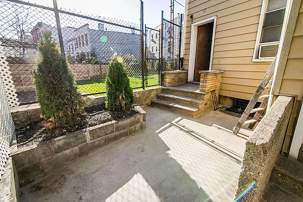 Rented by Nooklyn NYC LLC | media 34