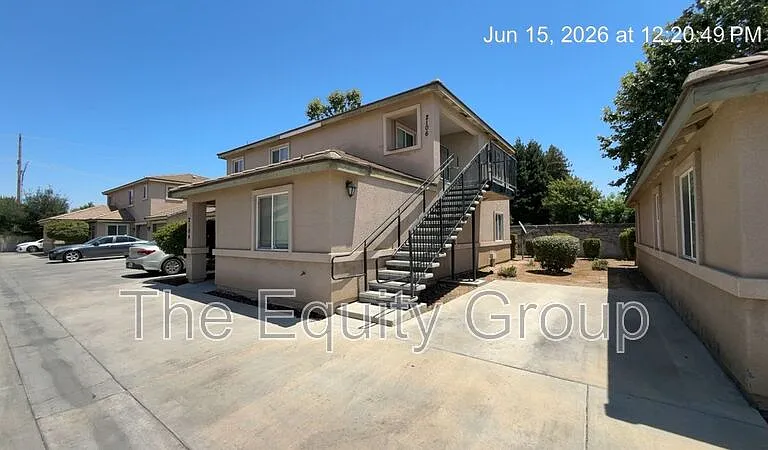 2106 W Lark Ave — Photo 1