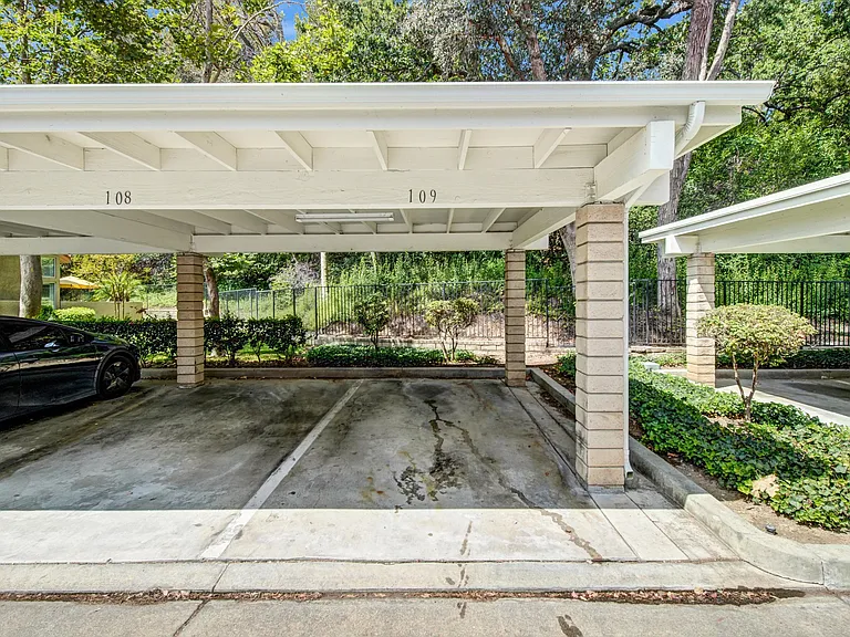 23930 Arroyo Park Dr #109 — Photo 30