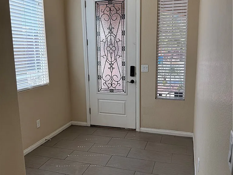 6083 Crown Palms Ave — Photo 3
