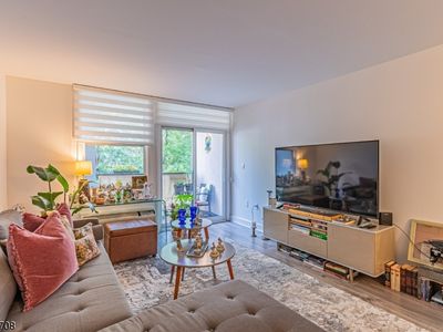 200 Division St #2D, Cliffside Park, NJ, 07010