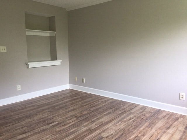 2nd image of 448 Crest Dr SW