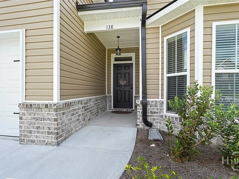 138 Sams Dr — Photo 2