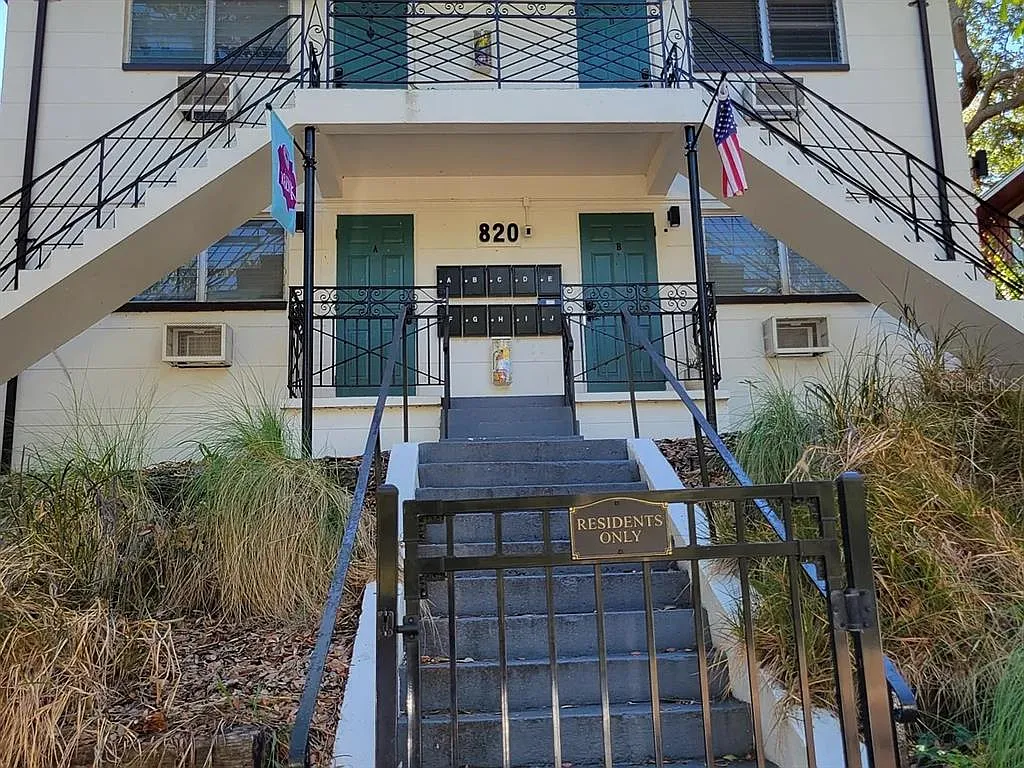 1 bed, 1.0 bath, 400 sqft, $1,195 — Photo 1