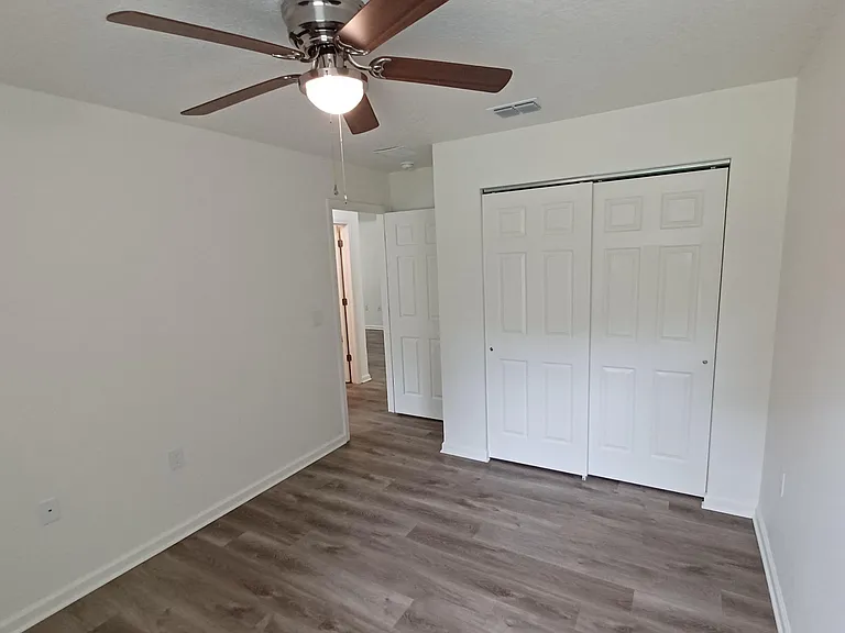 618 Hannah St — Photo 15