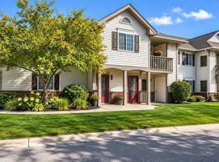 596 Pewaukee Rd UNIT C, Pewaukee, WI 53072