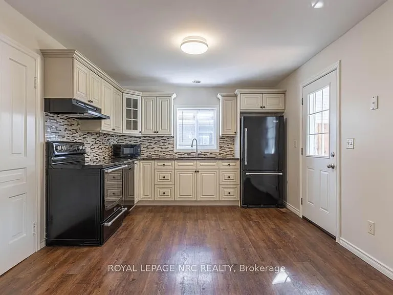 30 Walnut St — Photo 6