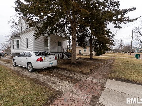 2nd image of 451 Oak St