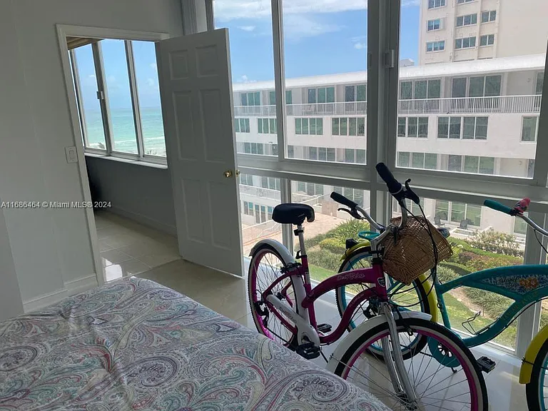 5401 Collins Ave #412 — Photo 37