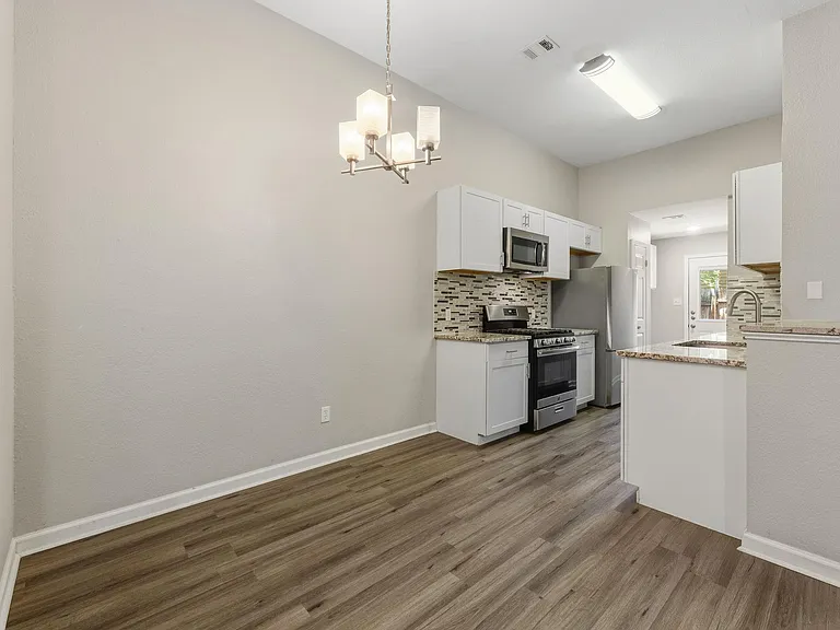 2302 Fuzz Fairway #B — Photo 6