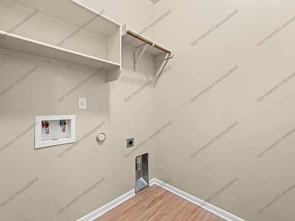 5th image of 5619 Alexandria Dr