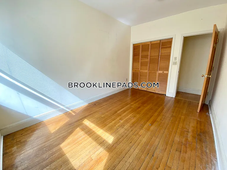 1414 Beacon St #3F — Photo 18