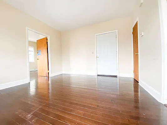 Rented by RealTegrity NY LLC | media 2