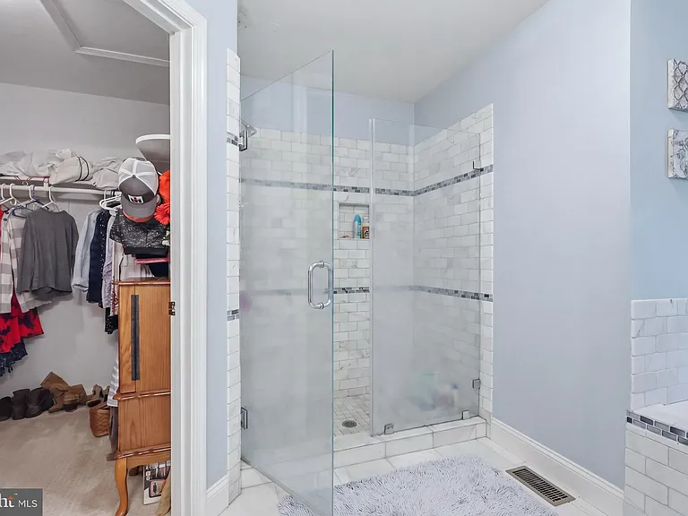 900 Hickory Cir — Photo 22