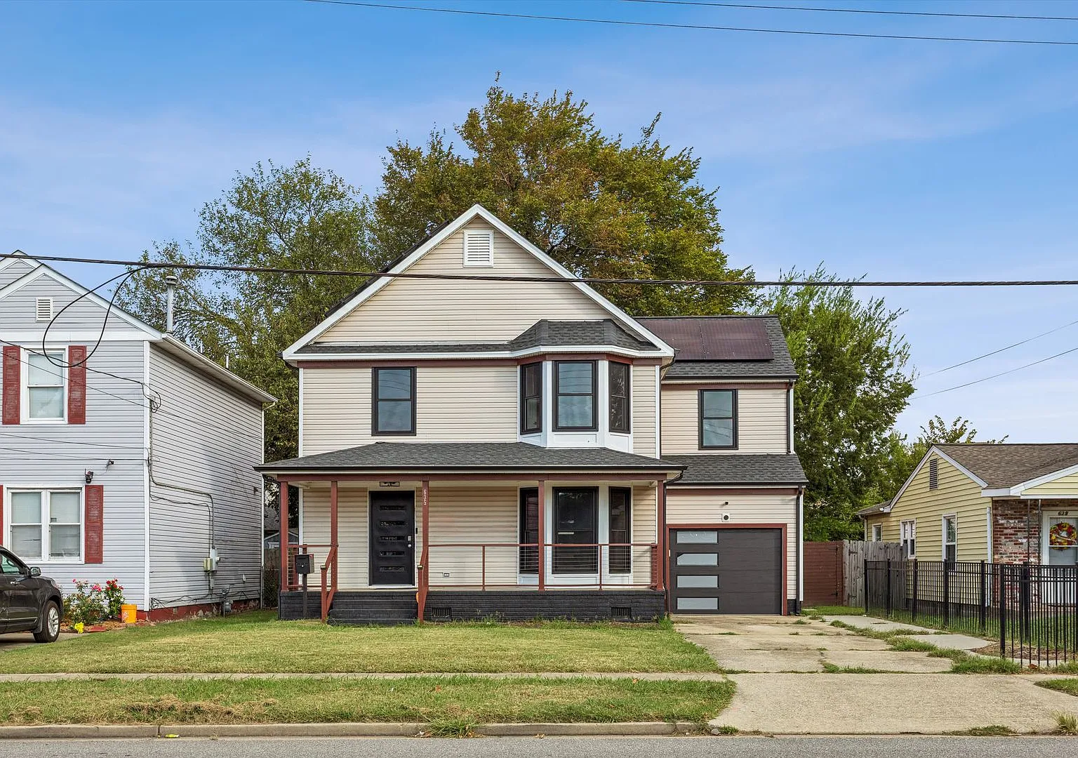 Move-In Ready with a Primary Suite Near the Shipyard & I-664 — Photo 1