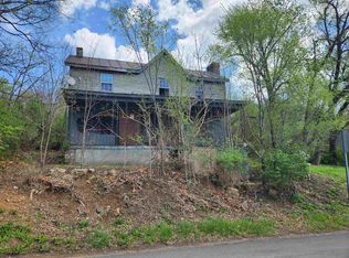 921 Winchester Rd, Waynesboro, VA 22980