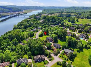 42 Riverside Dr, Oak Ridge, TN 37830