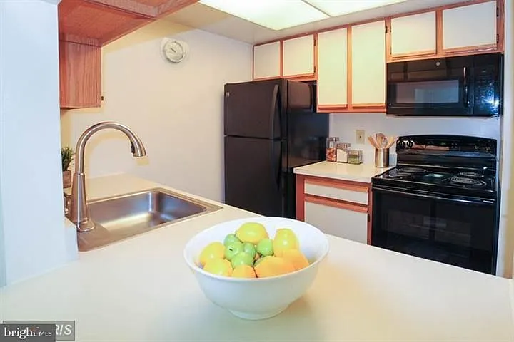 14901 Rydell Rd #304 — Photo 7